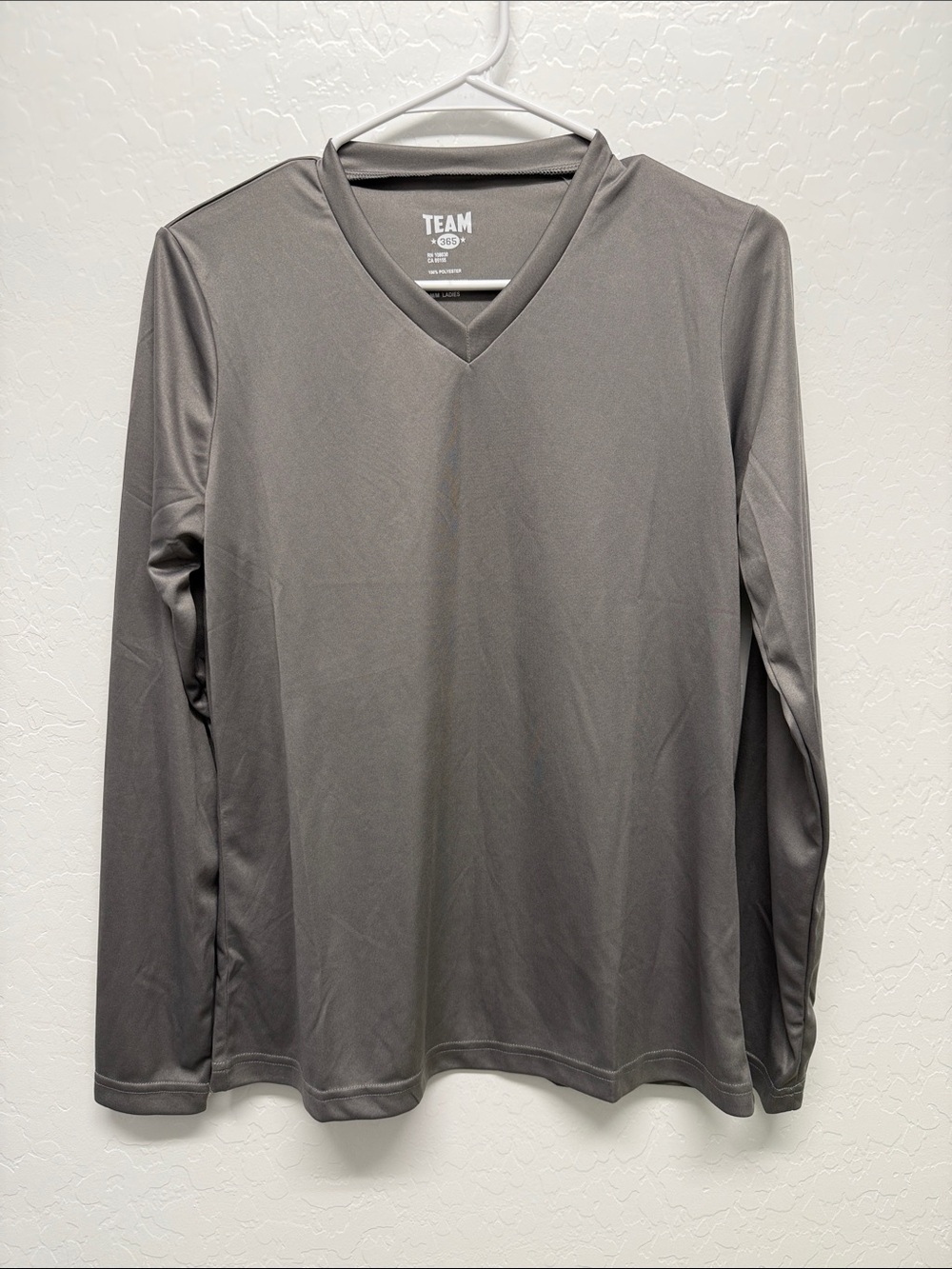 Long-Sleeve V-Neck Performance Tee - Gray
